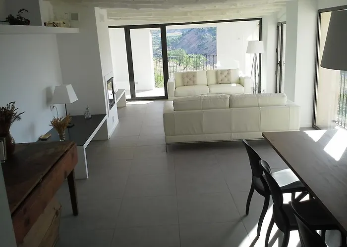 Moradas * La Ginebrosa